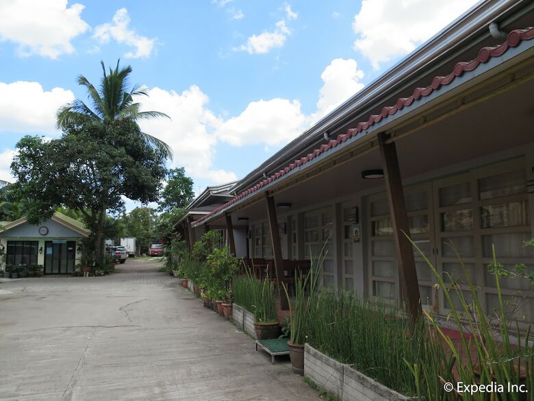 Hostal The Zillion Builders Pavilion