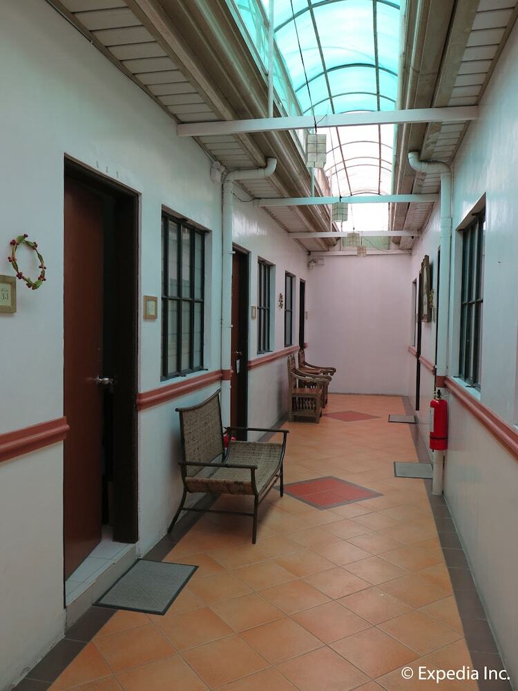 Hostal The Zillion Builders Pavilion
