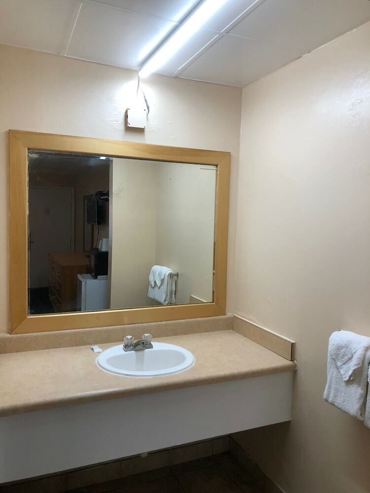 Economy Motel