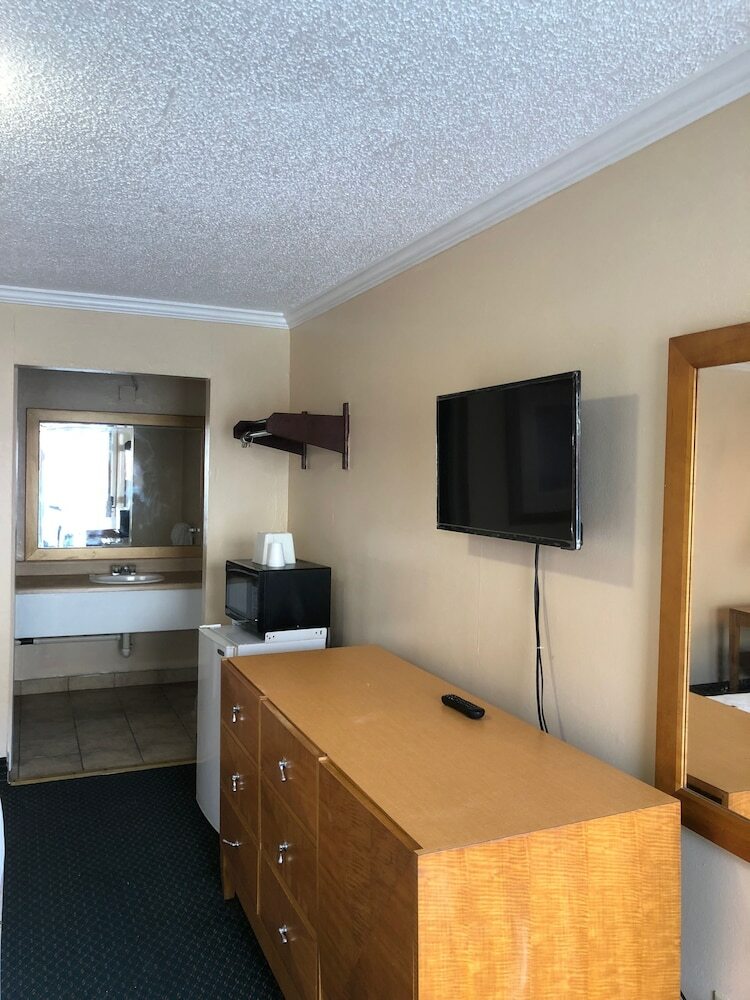 Economy Motel