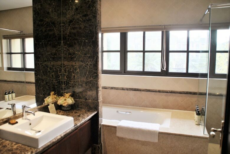Hotel Haining Baihetiandi Resort