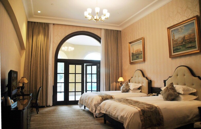 Hotel Haining Baihetiandi Resort