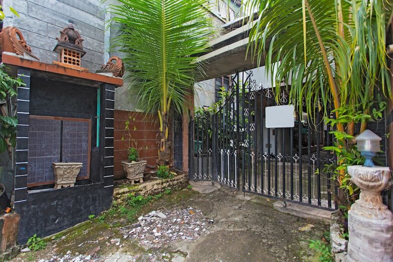 Hotel Reddoorz Pesanggrahan