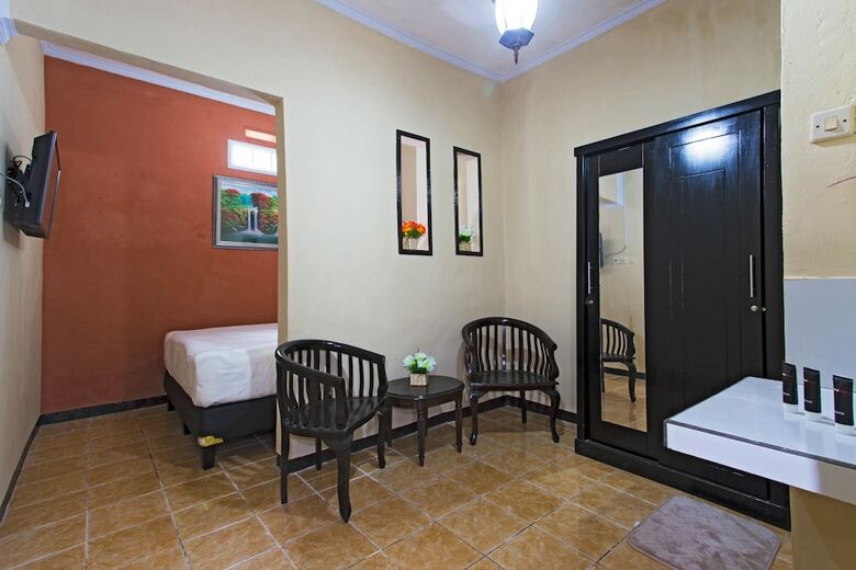 Hotel Reddoorz Pesanggrahan