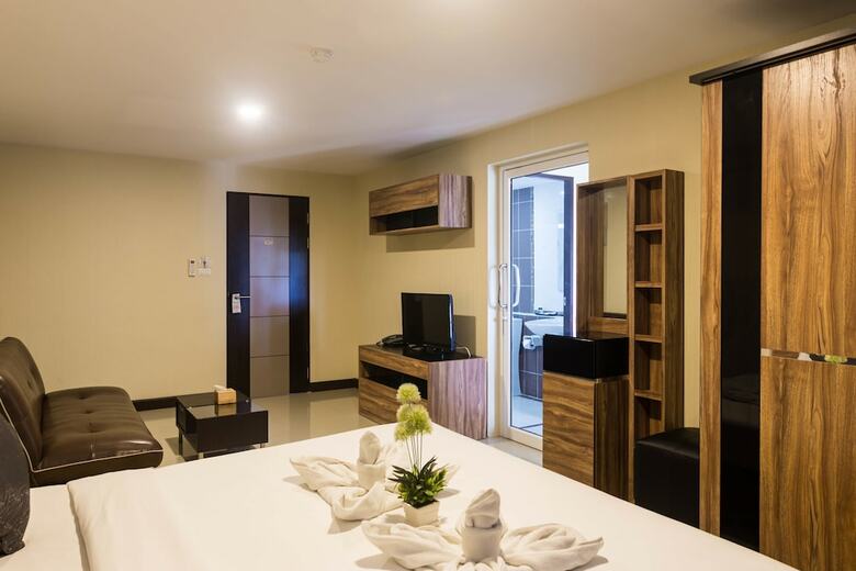Life Grand Hotel