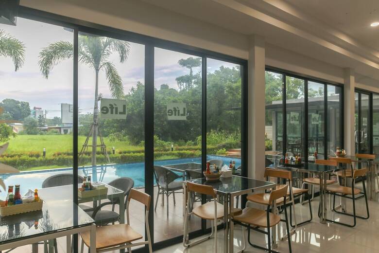 Life Grand Hotel