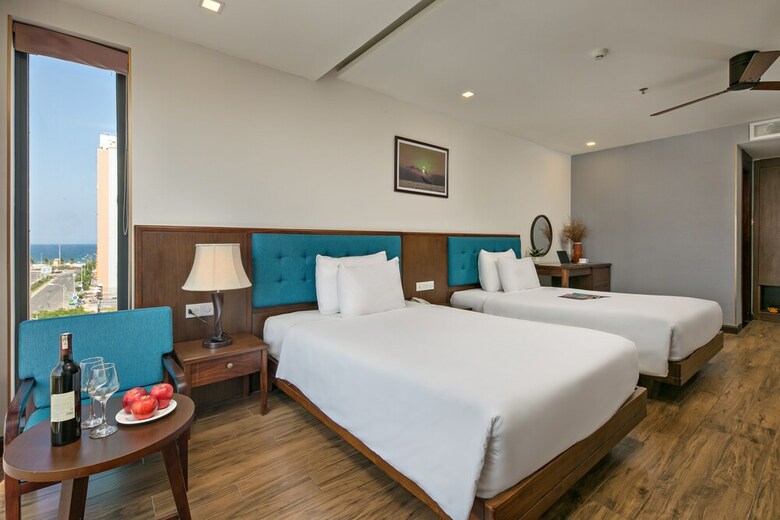 White Sand Hotel & Apartment