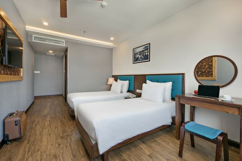 White Sand Hotel & Apartment