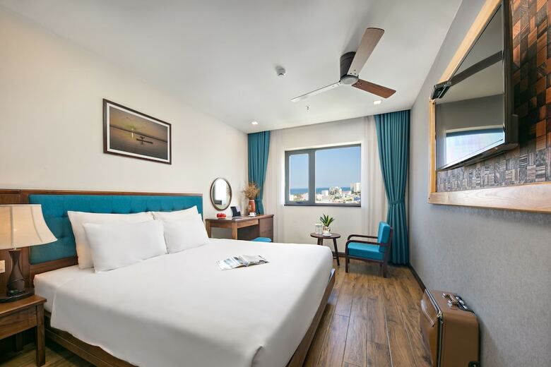 White Sand Hotel & Apartment