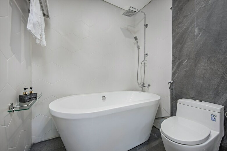 White Sand Hotel & Apartment