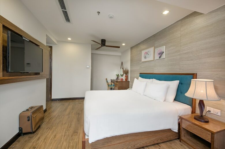 White Sand Hotel & Apartment