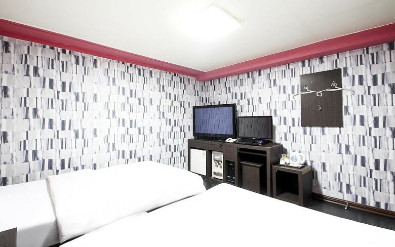 Hotel H.e