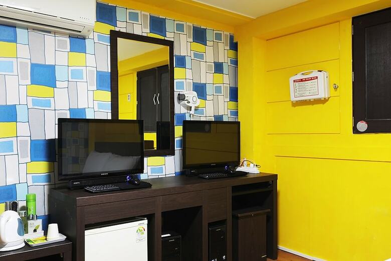 Hotel H.e
