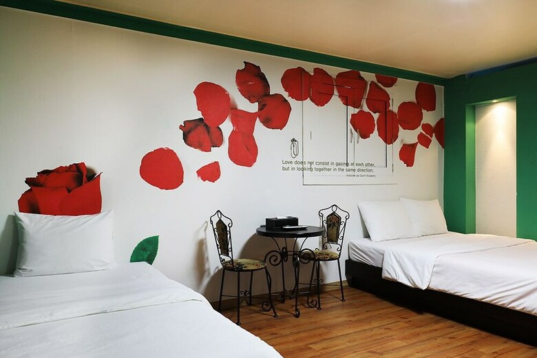 Hotel H.e