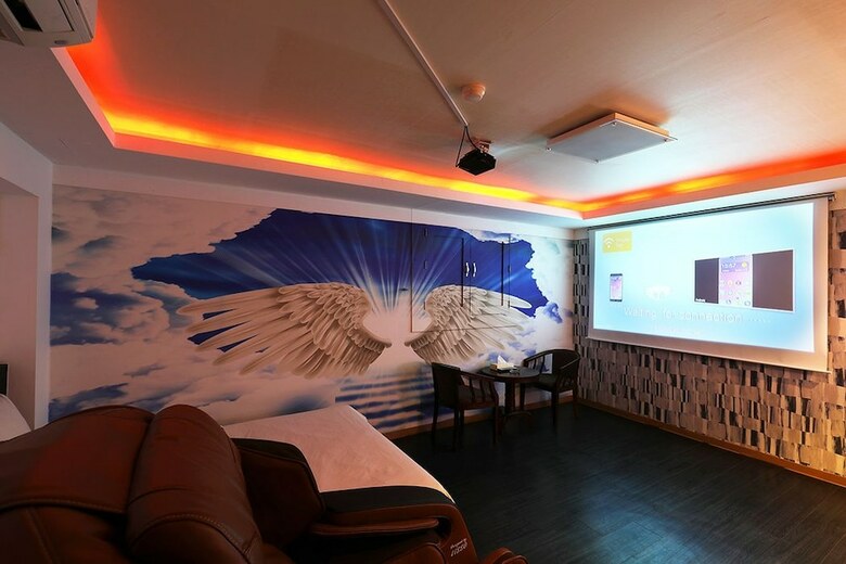 Hotel H.e