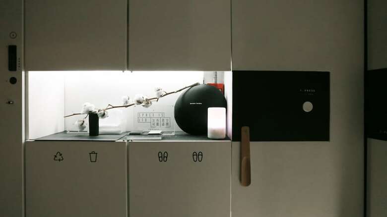 Sleeep - Capsule Hotel