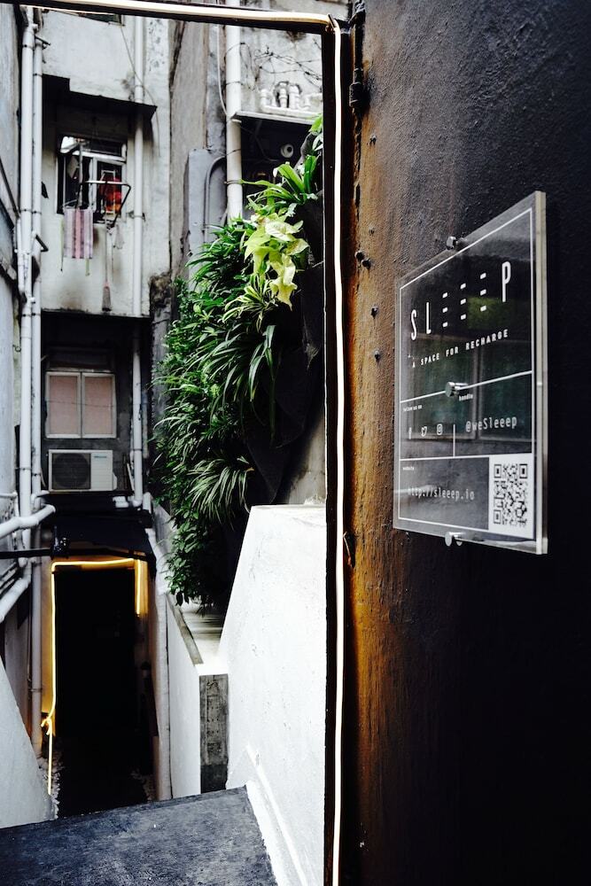 Sleeep - Capsule Hotel