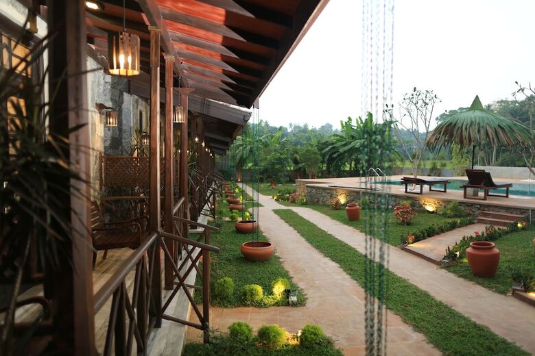 Hotel Villa Pinnawala & Restaurant