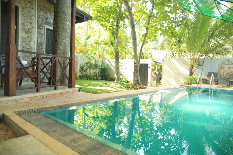 Hotel Villa Pinnawala & Restaurant
