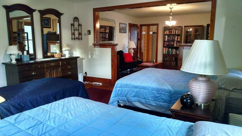 Fish & Loaves Bed And Breakfast