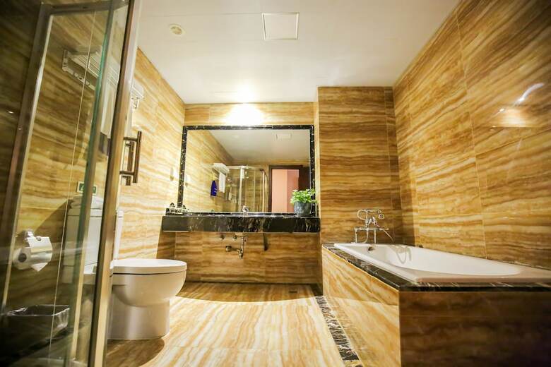 New Knight Royal Hotel
