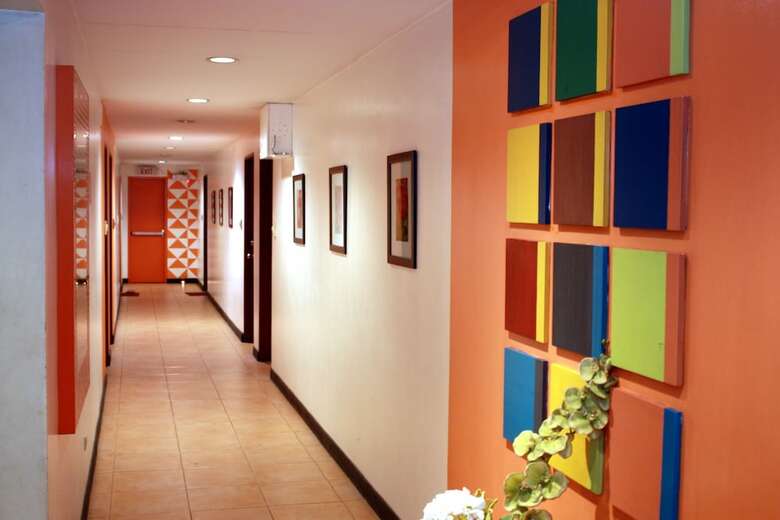 Hotel Frederick's Apartelle