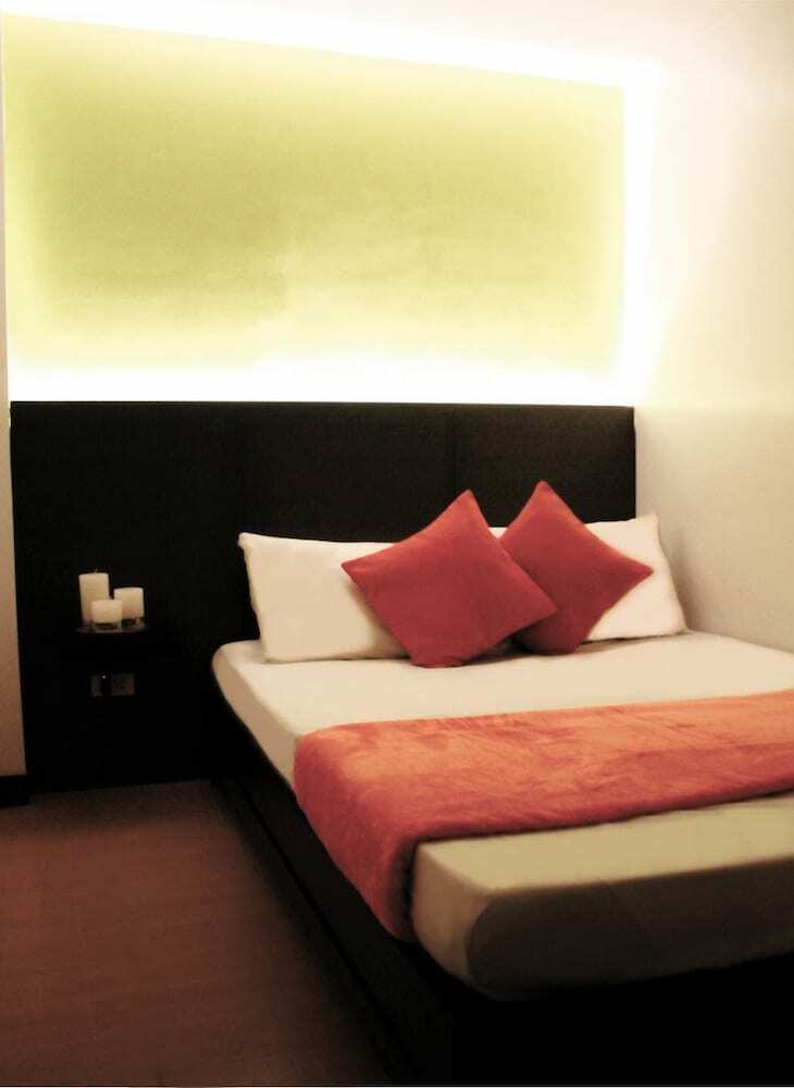Hotel Frederick's Apartelle