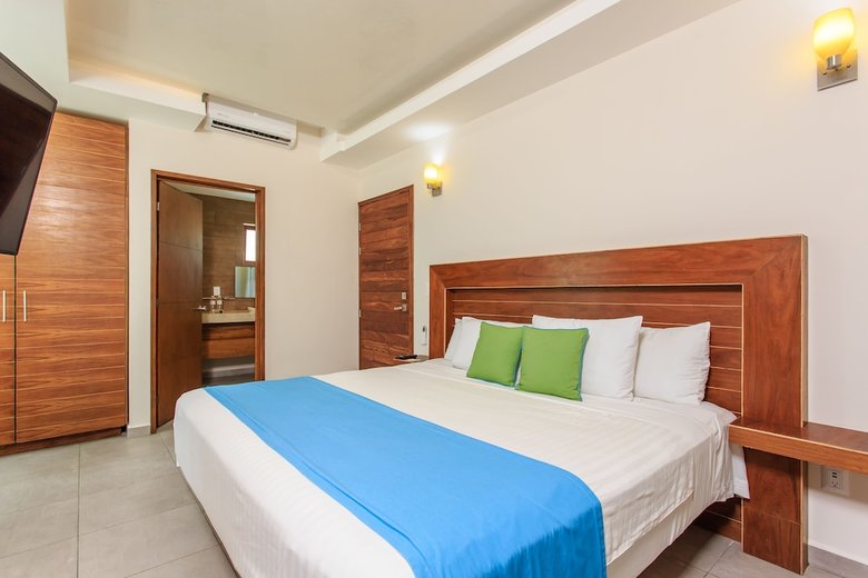 Aqua Star Hotel & Apartments