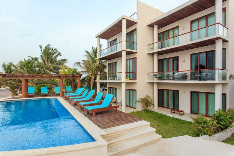 Aqua Star Hotel & Apartments