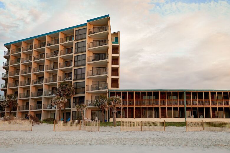 Hotel The Oceanfront Litchfield Inn