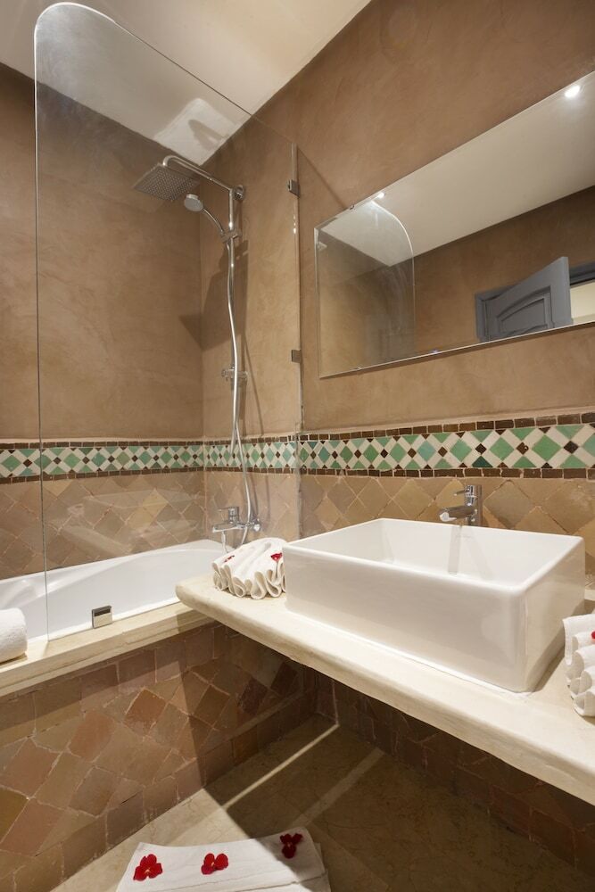 Malaya Suites & Villas