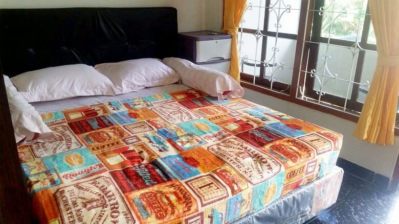 Hostal Morotai Camp Hostel -adult Only