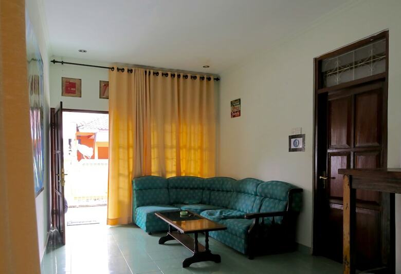 Hostal Morotai Camp Hostel -adult Only