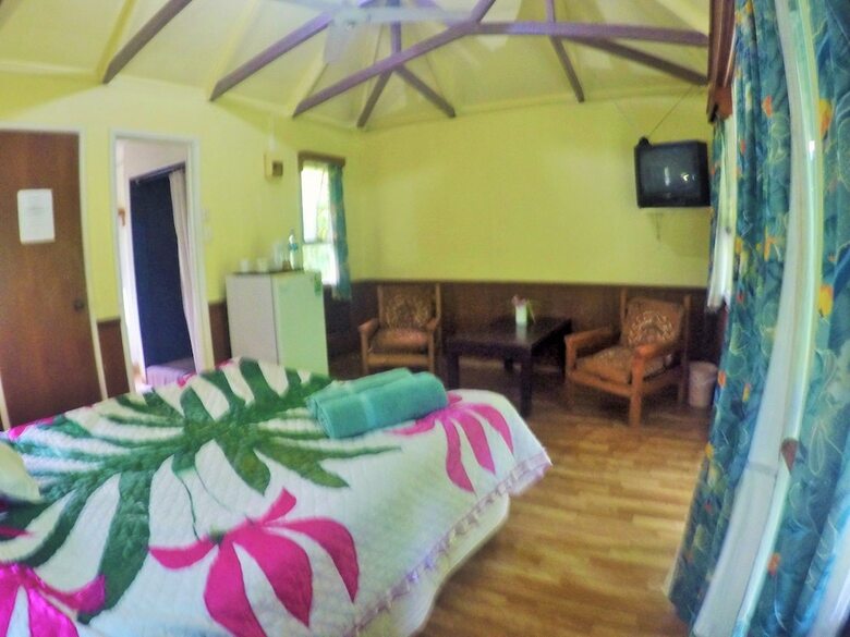Hotel The Friendly Islander (Papiloa's Place)