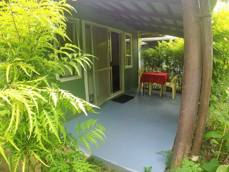 Hotel The Friendly Islander (Papiloa's Place)