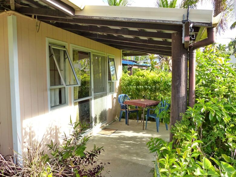 Hotel The Friendly Islander (Papiloa's Place)