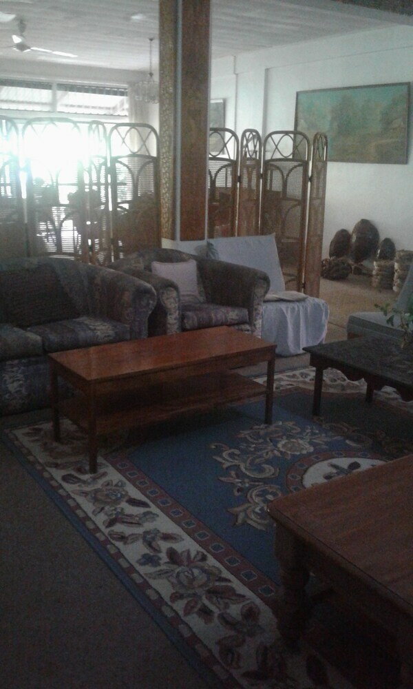 Hotel The Friendly Islander (Papiloa's Place)