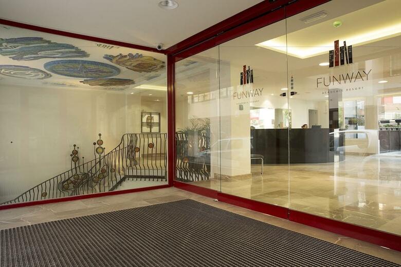 Hotel Funway Academic Resort - Adults Only