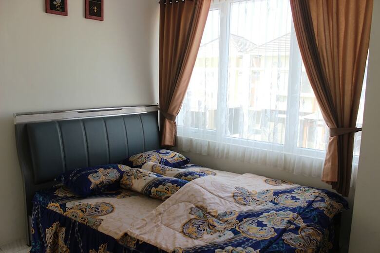 Villa Sierra Guest House
