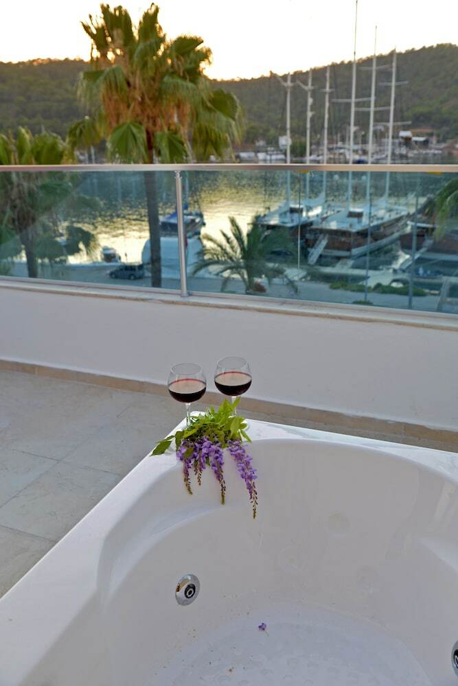 Cennet Life Hotel