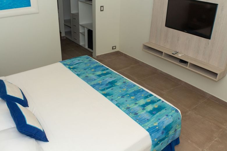 Hotel Punta Sal Suites & Bungalows Resort