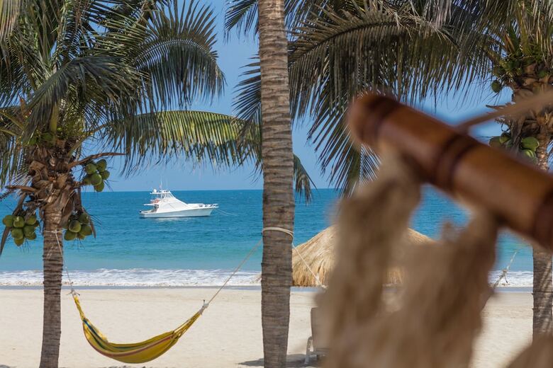 Hotel Punta Sal Suites & Bungalows Resort