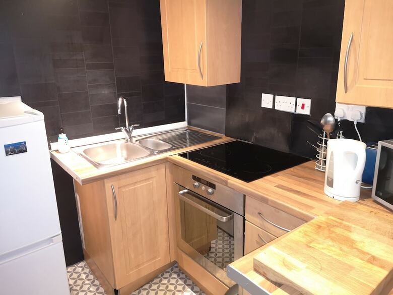 Glasgow Hampden Garden Apartment