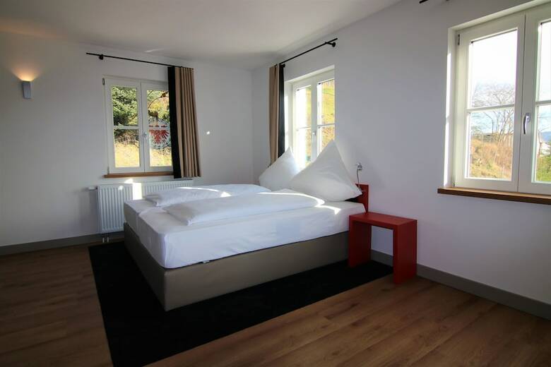 Ku Hotel