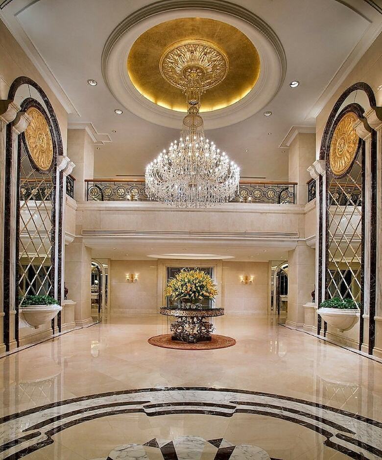 Celebrity International Grand Hotel