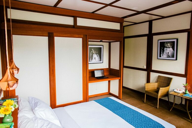 Hotel Suarapura Resort & Spa