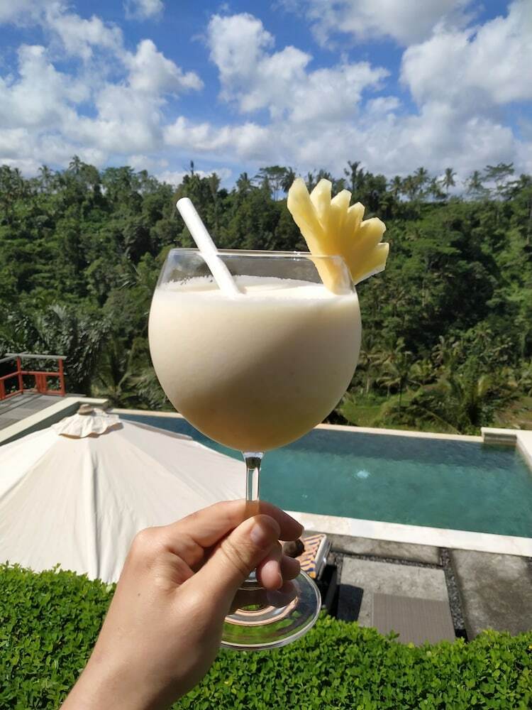Hotel Suarapura Resort & Spa