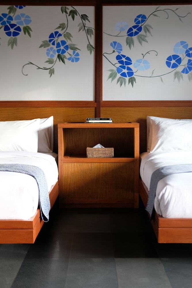 Hotel Suarapura Resort & Spa
