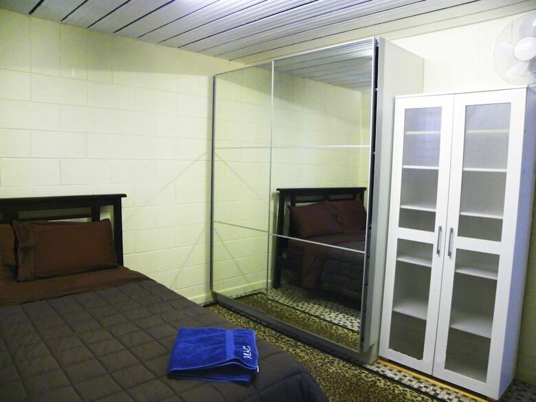 Hotel Mick's Accommodation Club