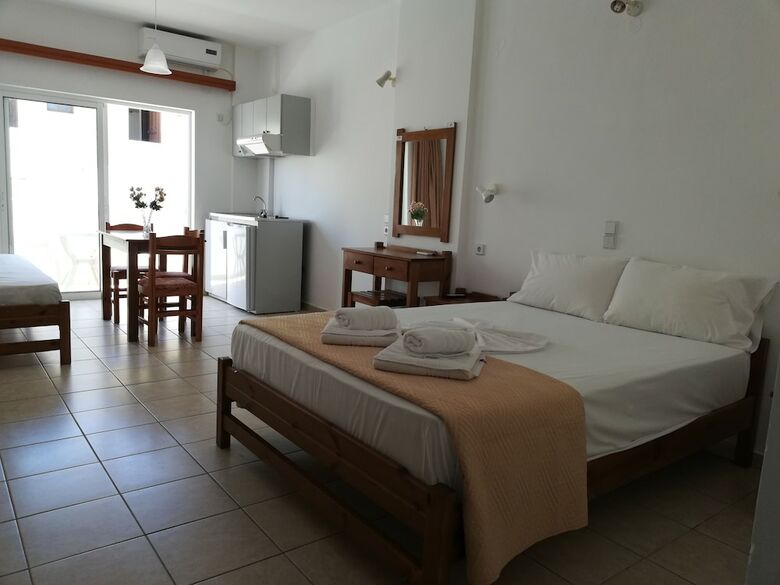 Karmi Studios & Apartments
